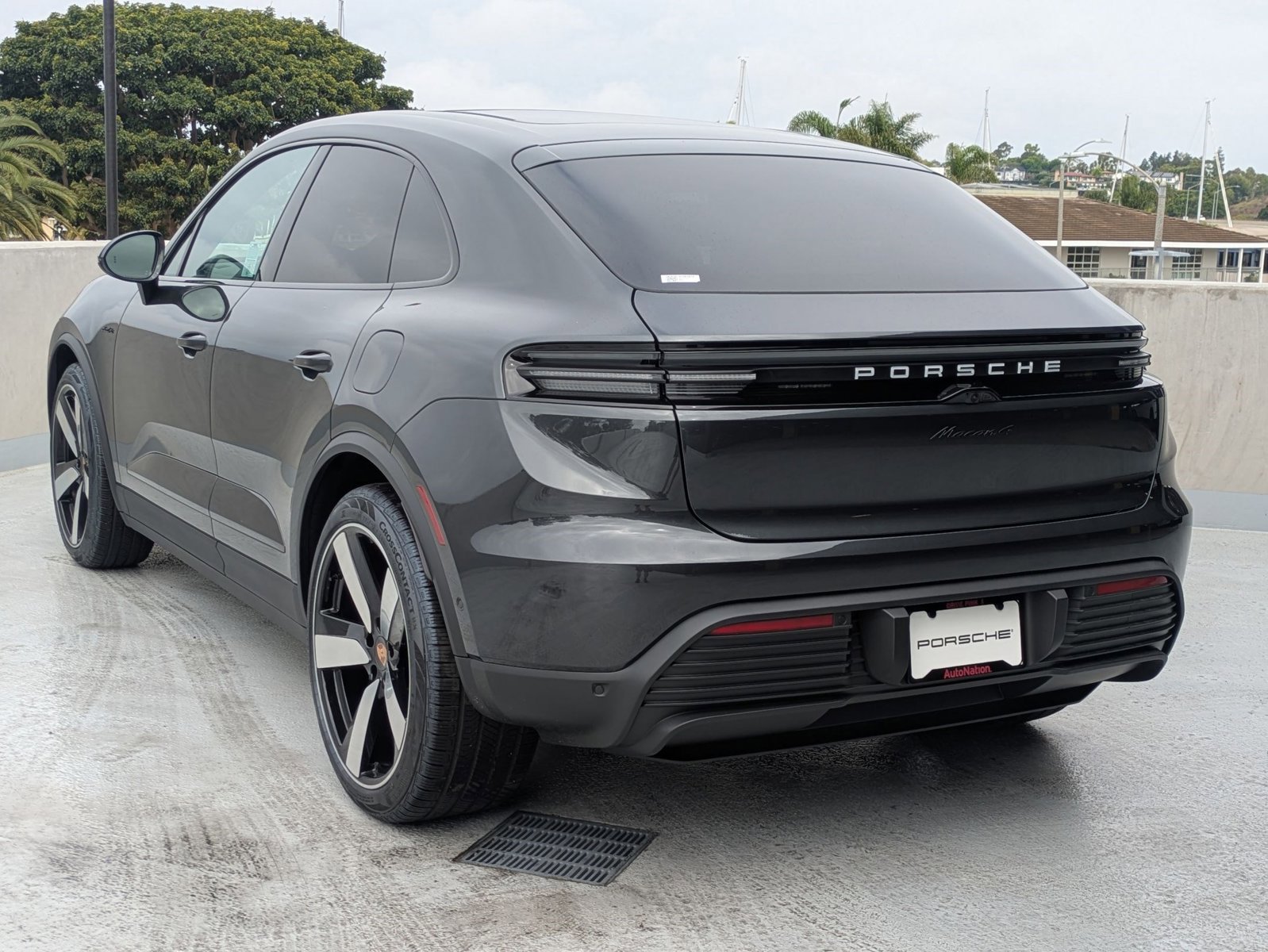 New 2025 Porsche Macan 4 Electric image 3