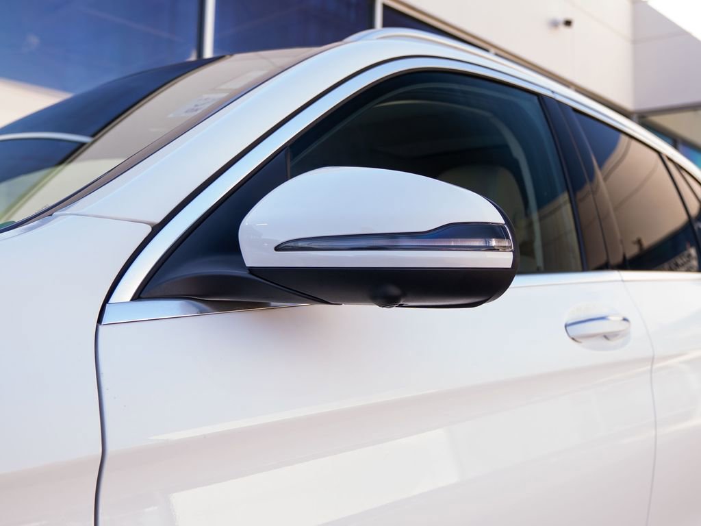 Used 2021 Mercedes-Benz GLC 300 4MATIC w/ Premium Package image 12