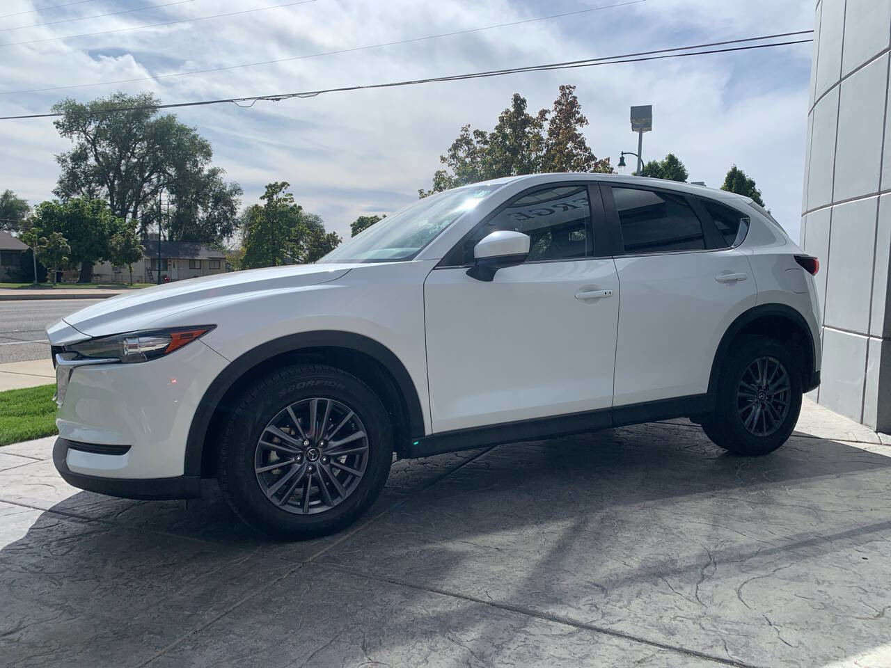 Used 2020 MAZDA CX-5 Touring image 4