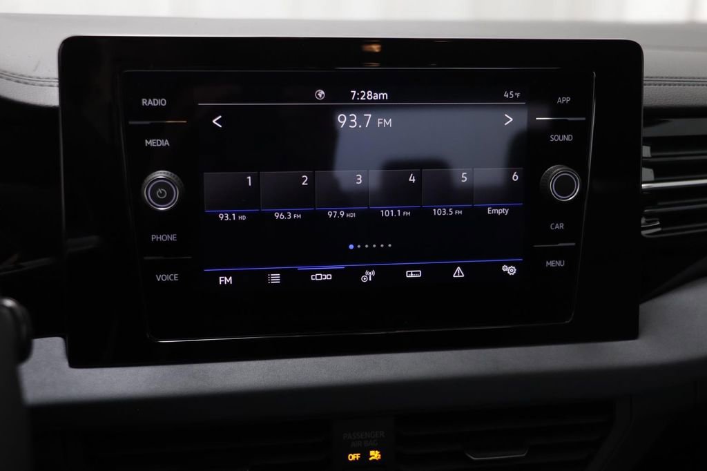 New 2026 Volkswagen Jetta SE FWD image 9