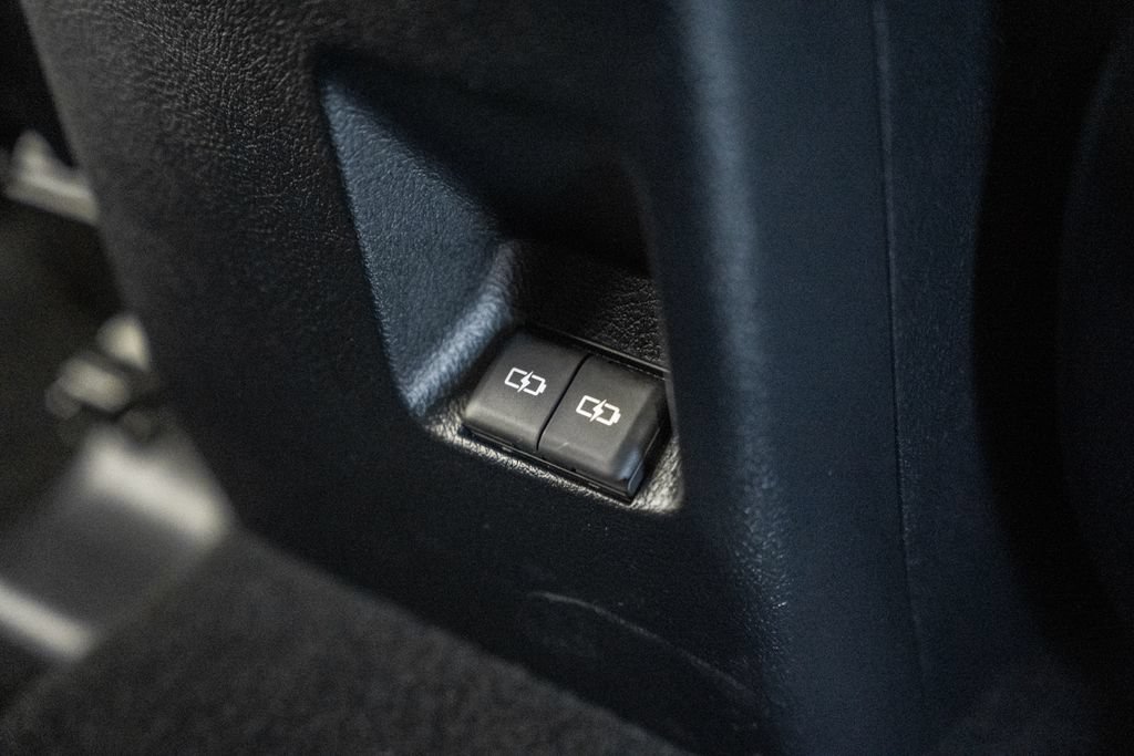 Used 2023 Toyota 4Runner Limited AWD/4WD image 31