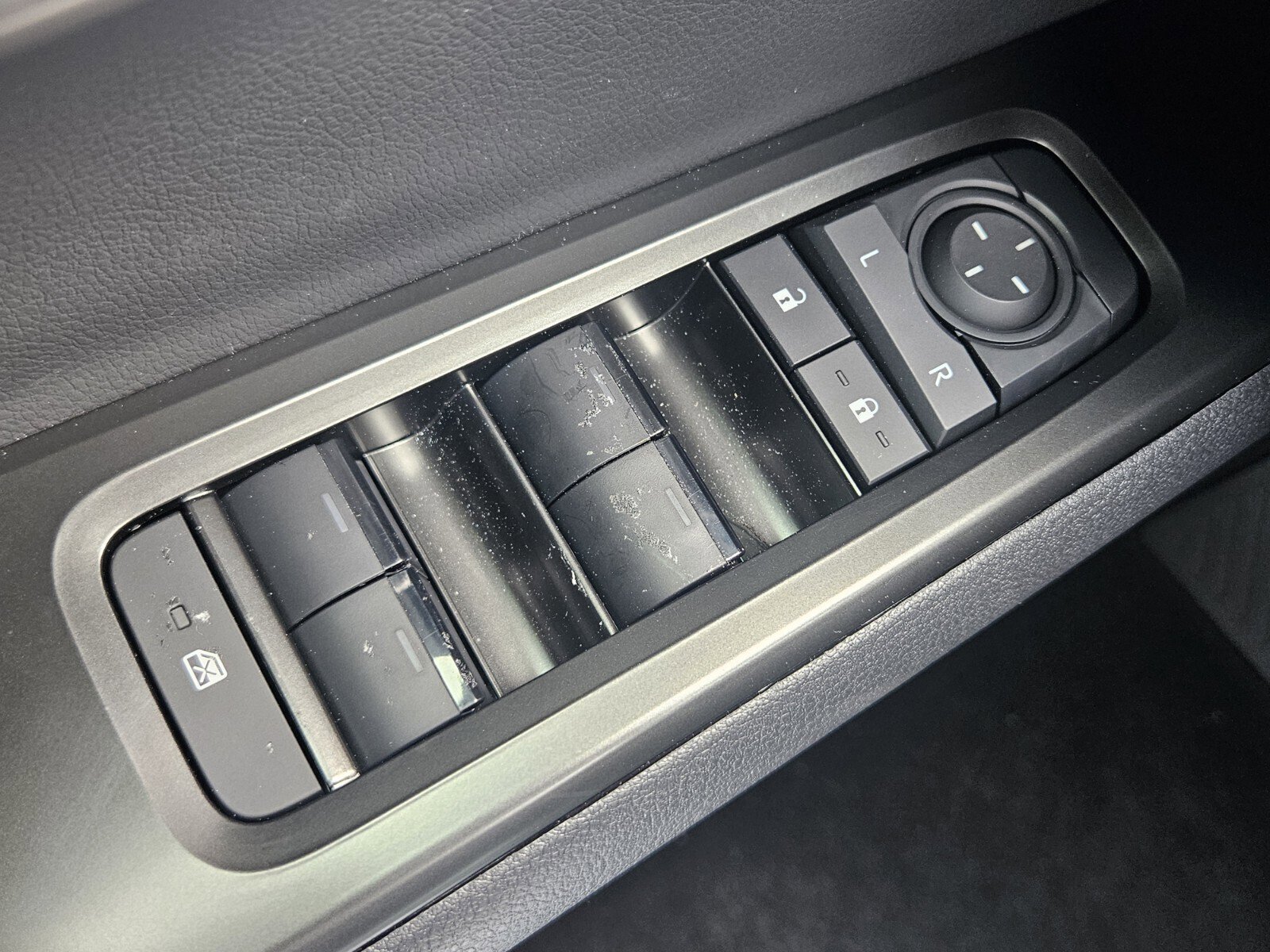 New 2026 Lexus UX 300h FWD image 32