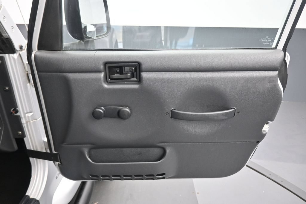 Used 2006 Jeep Wrangler Unlimited AWD/4WD image 23