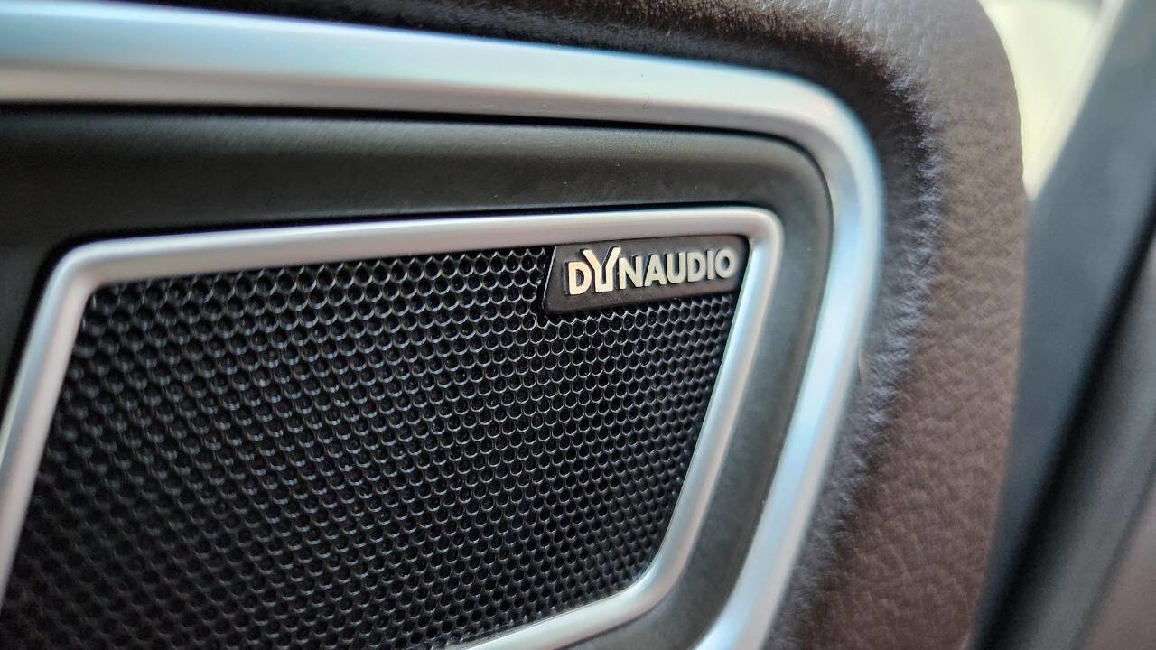 Used 2012 Volkswagen Touareg Executive image 35