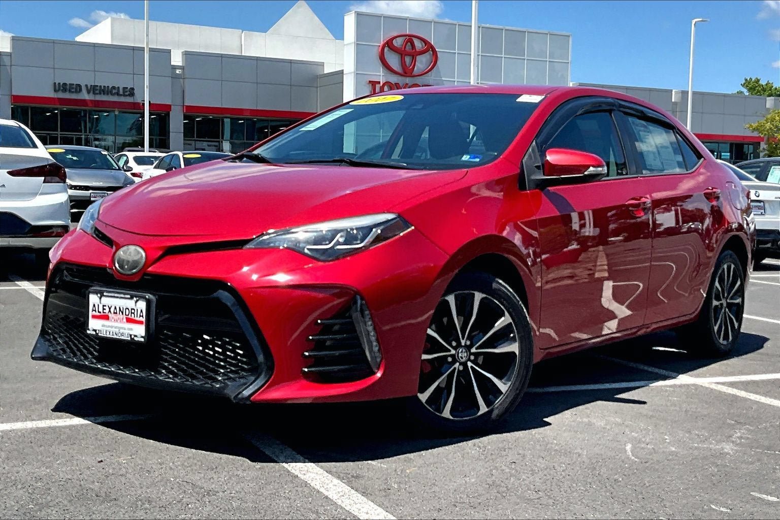 Used 2017 Toyota Corolla SE w/ Carpet Mat Package (TMS) FWD image 1