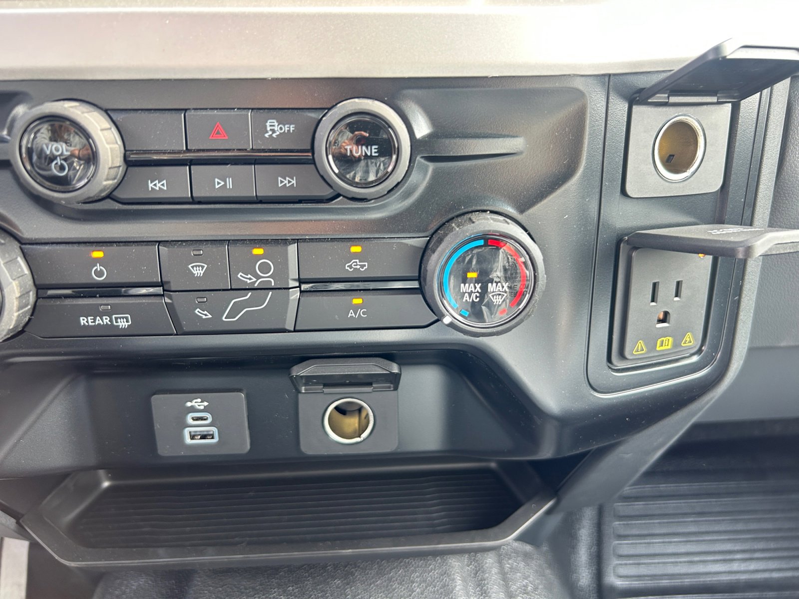 New 2026 Ford F550 4x4 Crew Cab image 16