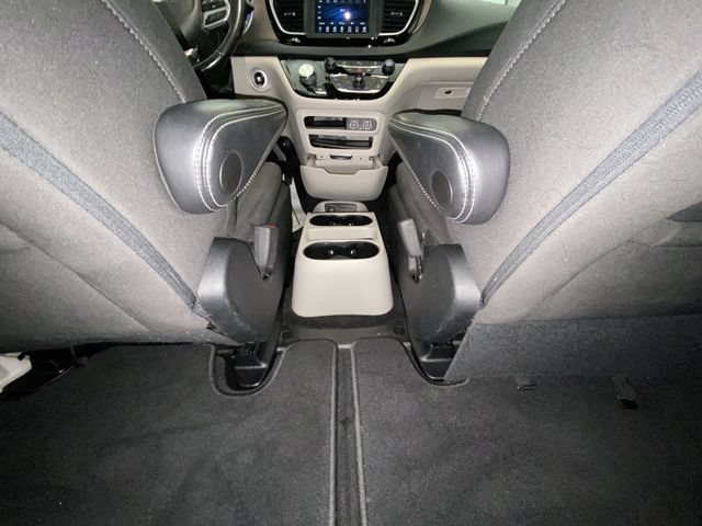 Used 2021 Chrysler Voyager LX w/ Cold Weather Group FWD image 28