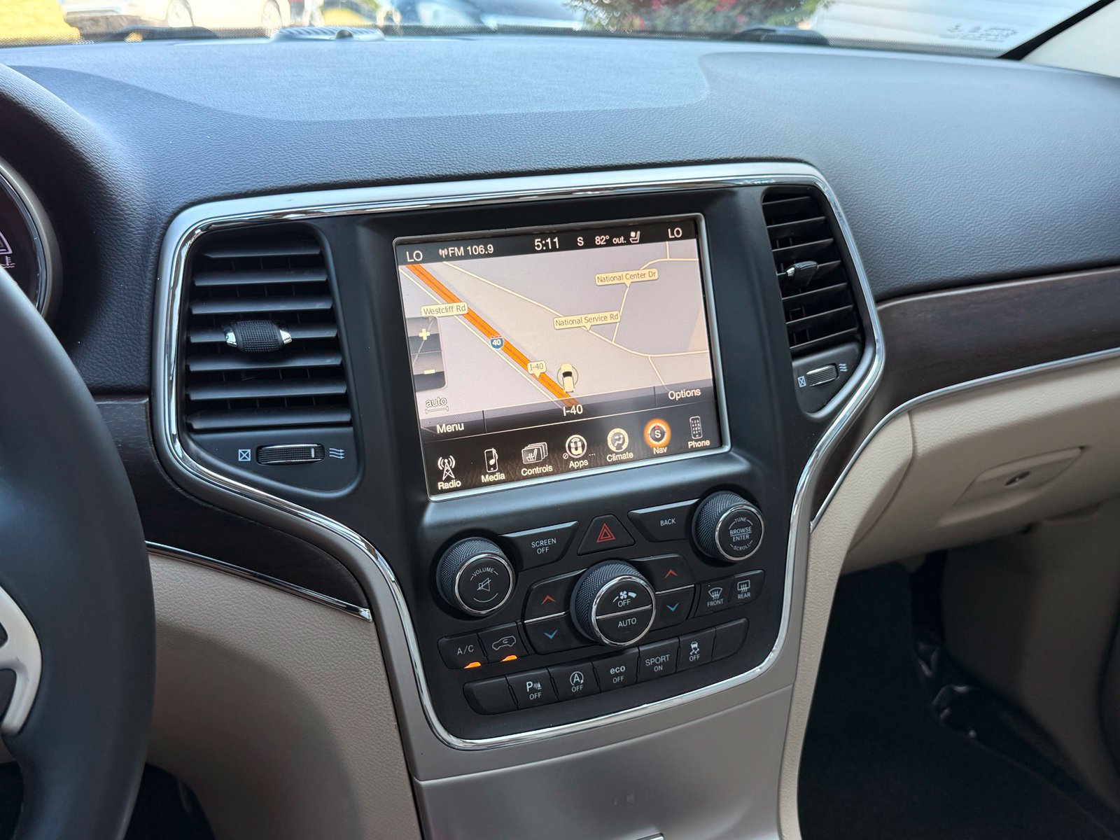 Used 2017 Jeep Grand Cherokee Limited w/ Luxury Group II AWD/4WD image 36