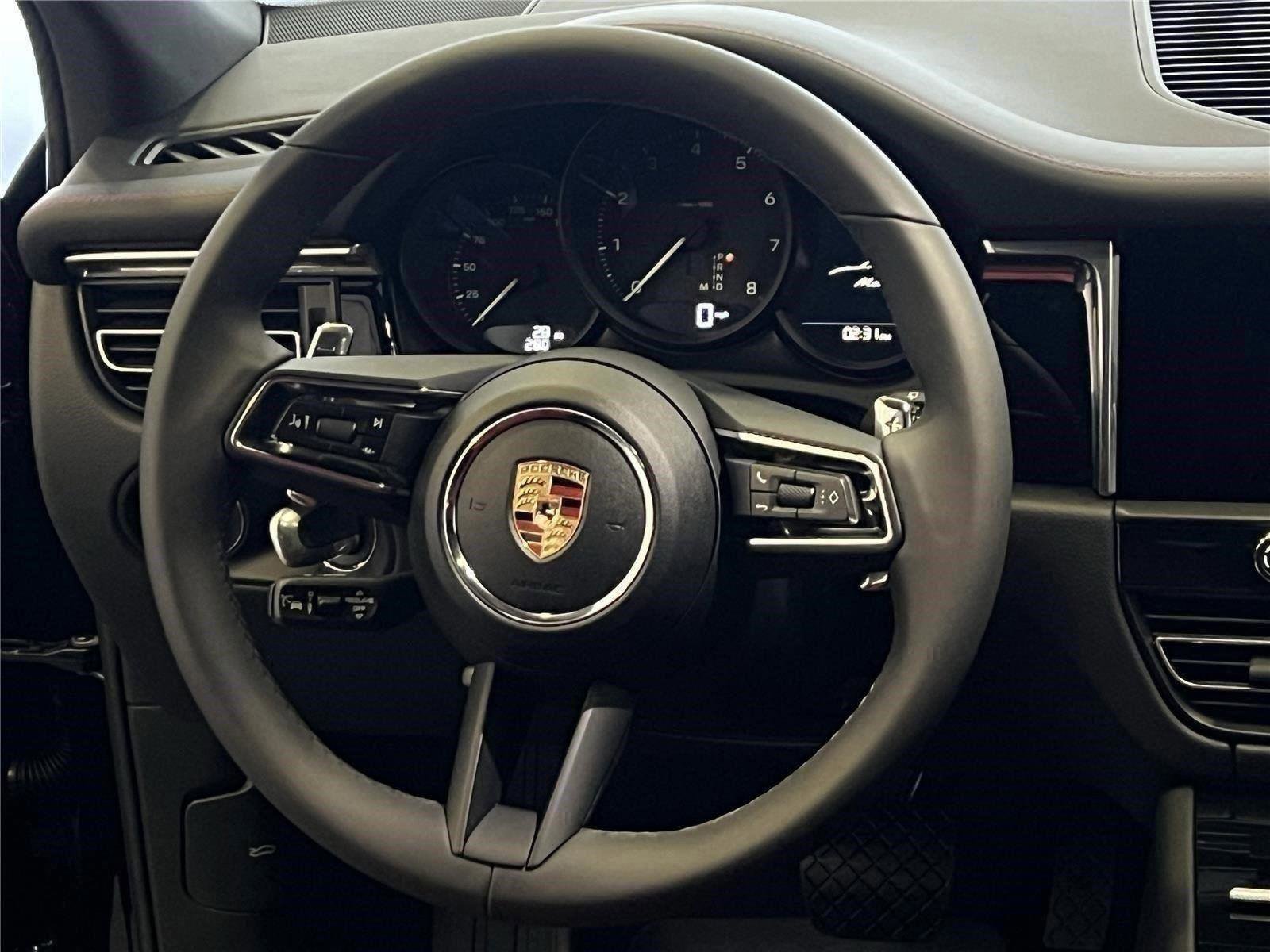 Used 2026 Porsche Macan image 20