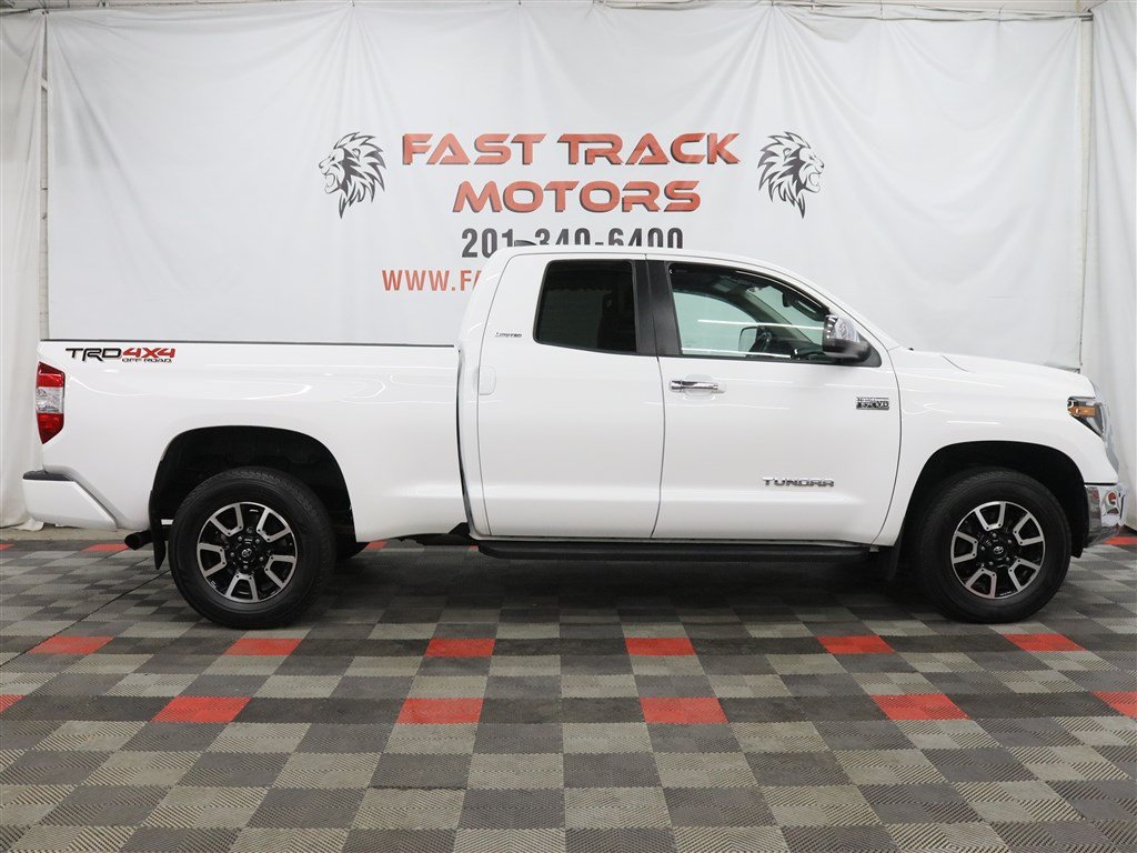 Used 2021 Toyota Tundra Limited w/ Limited Premium Package AWD/4WD image 4