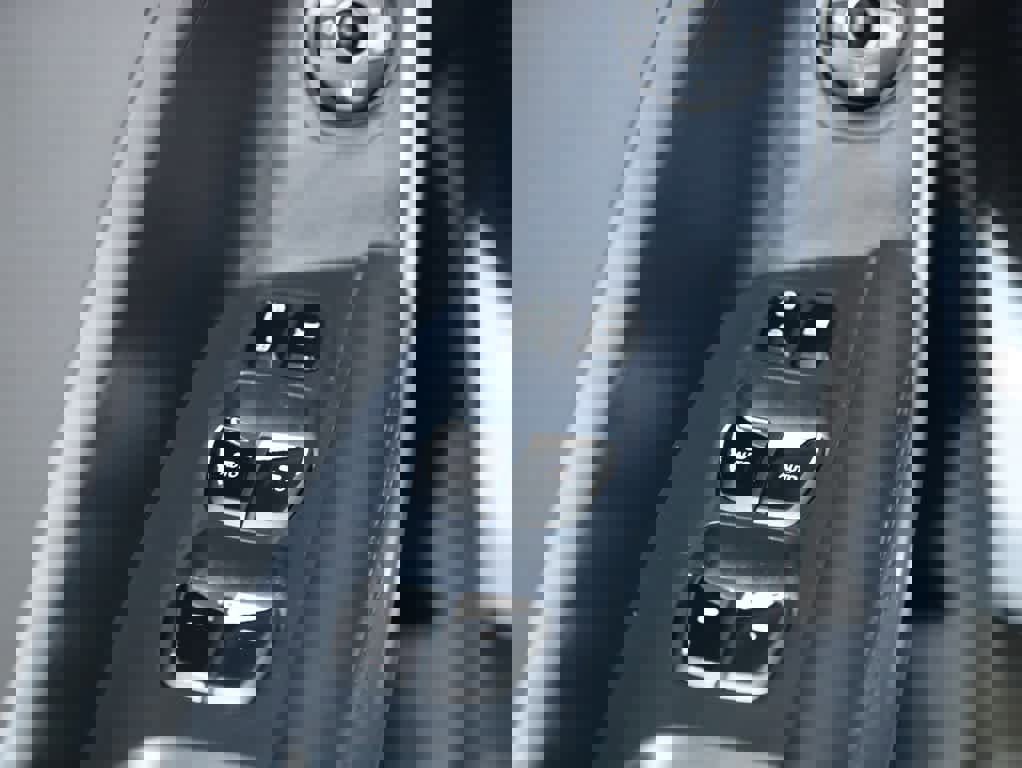 Used 2017 Hyundai Santa Fe Sport w/ Cargo Package image 18