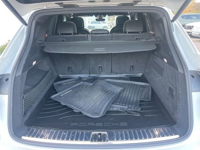 Used 2019 Porsche Cayenne Base image 32