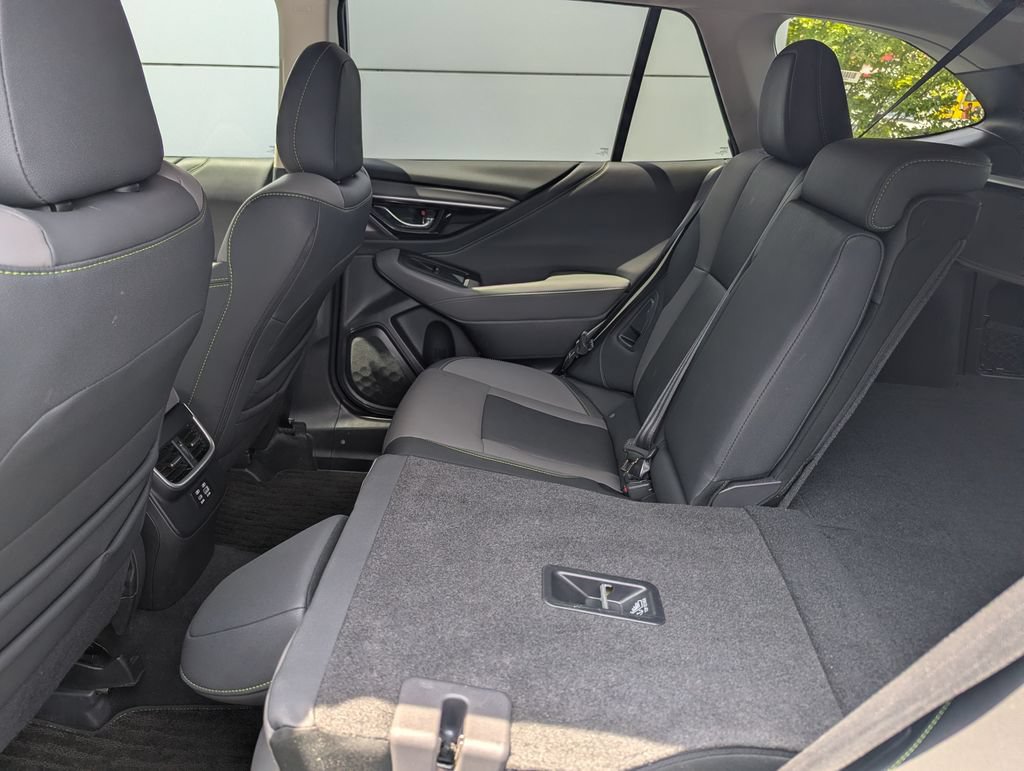 Used 2025 Subaru Outback Onyx Edition AWD/4WD image 38