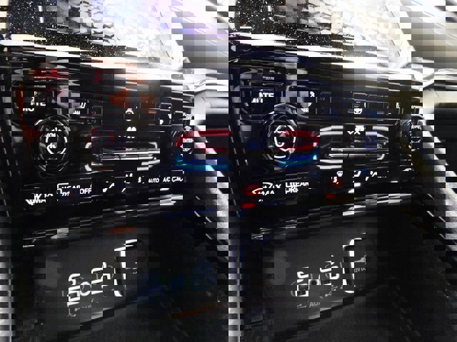 Used 2022 Jeep Grand Cherokee L Laredo image 28