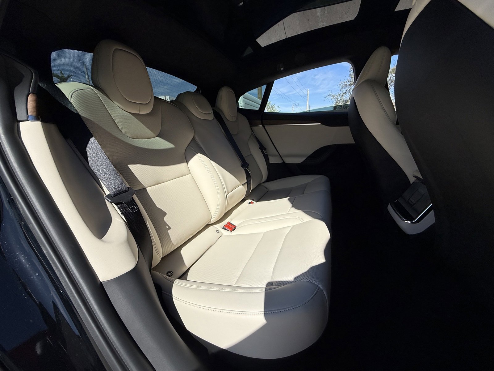 Used 2023 Tesla Model S Standard Range image 12