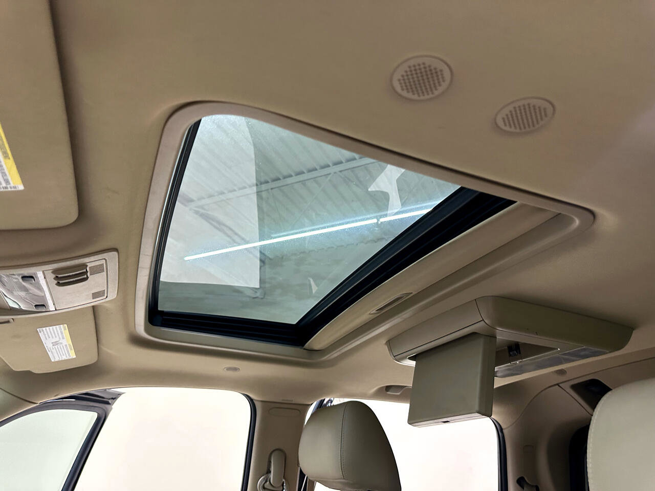 Used 2011 Cadillac Escalade EXT Premium image 28