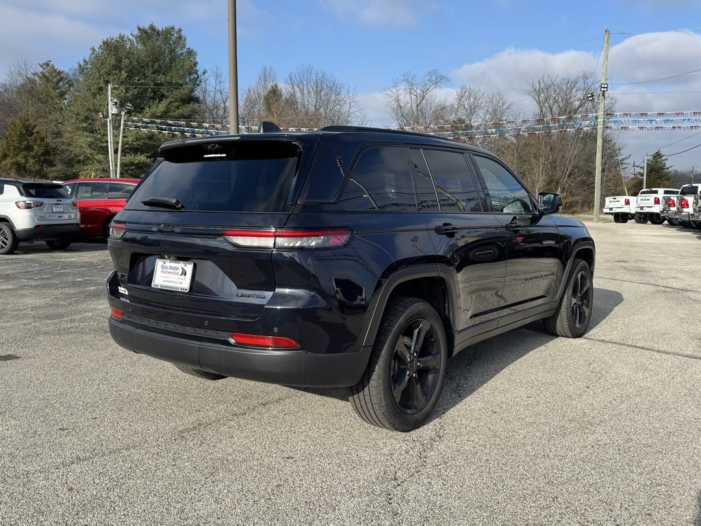 Used 2024 Jeep Grand Cherokee Limited w/ Luxury Tech Group II image 8