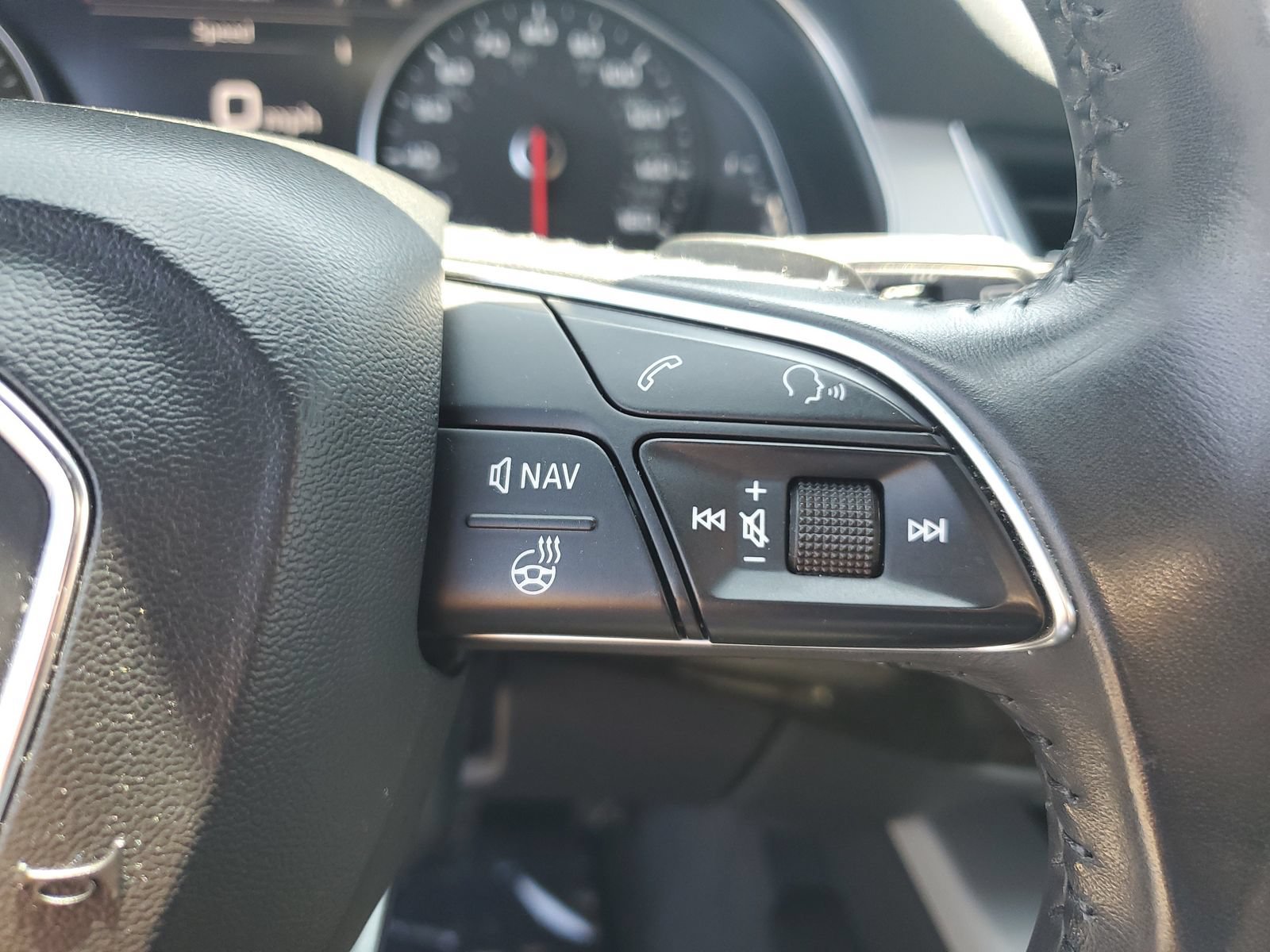Used 2018 Audi Q7 2.0T Premium Plus w/ Premium Plus Package AWD/4WD image 32
