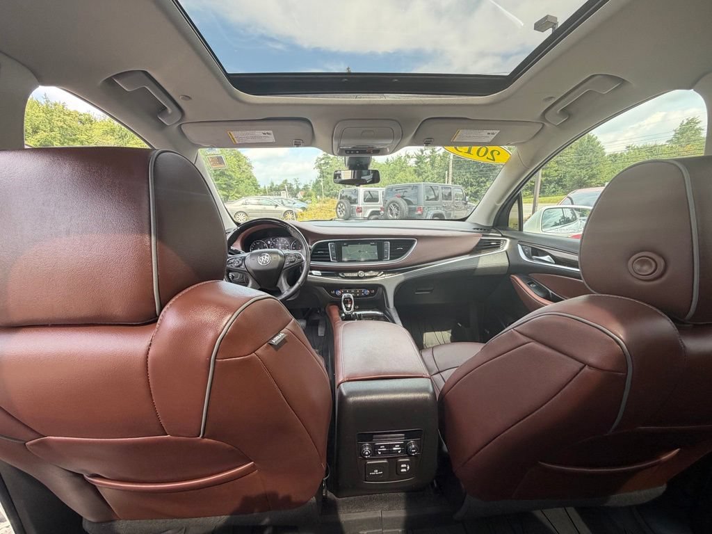 Used 2019 Buick Enclave Avenir w/ Avenir Technology Package AWD/4WD image 38