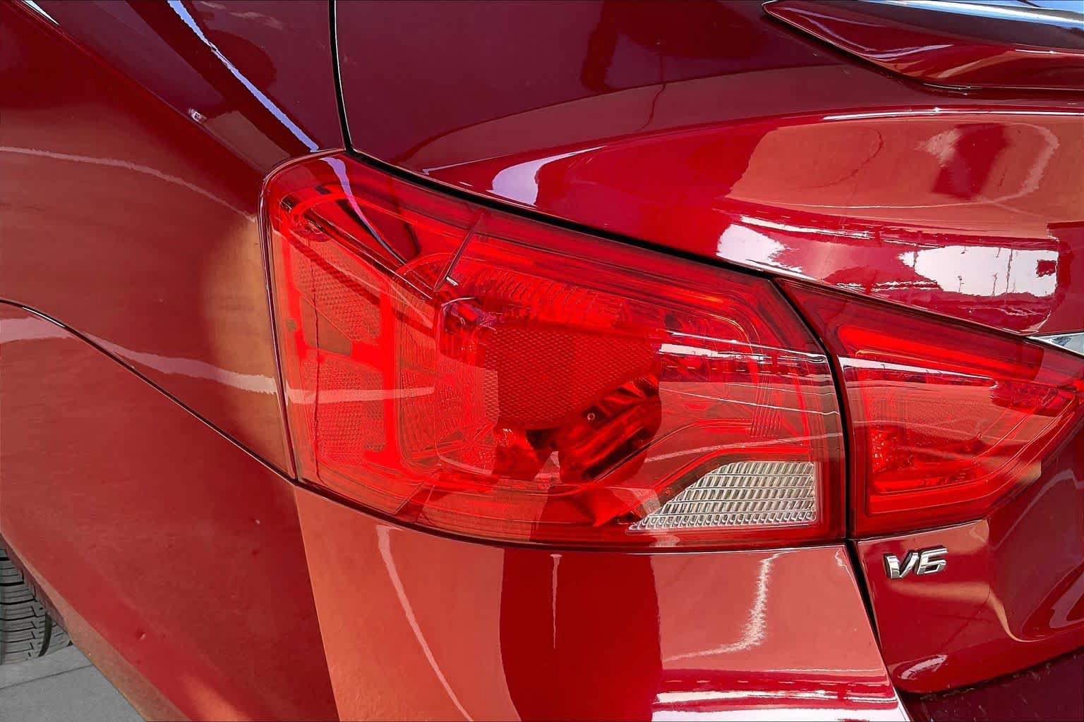 Used 2018 Chevrolet Impala LT w/ Sunroof and Spoiler Package FWD image 29