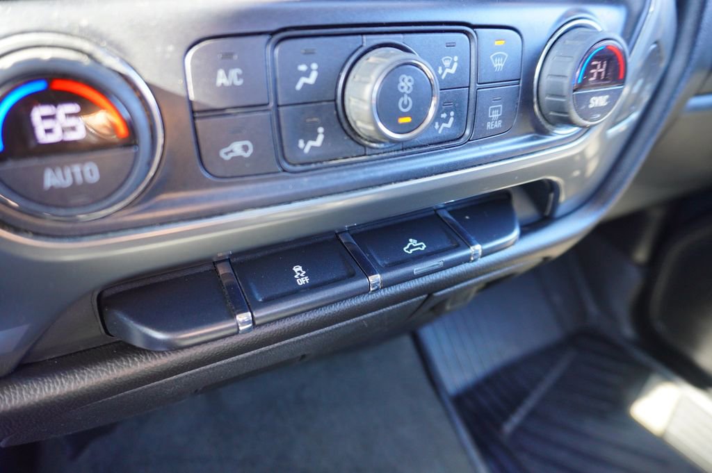 Used 2018 Chevrolet Silverado 1500 LT w/ All Star Edition image 18