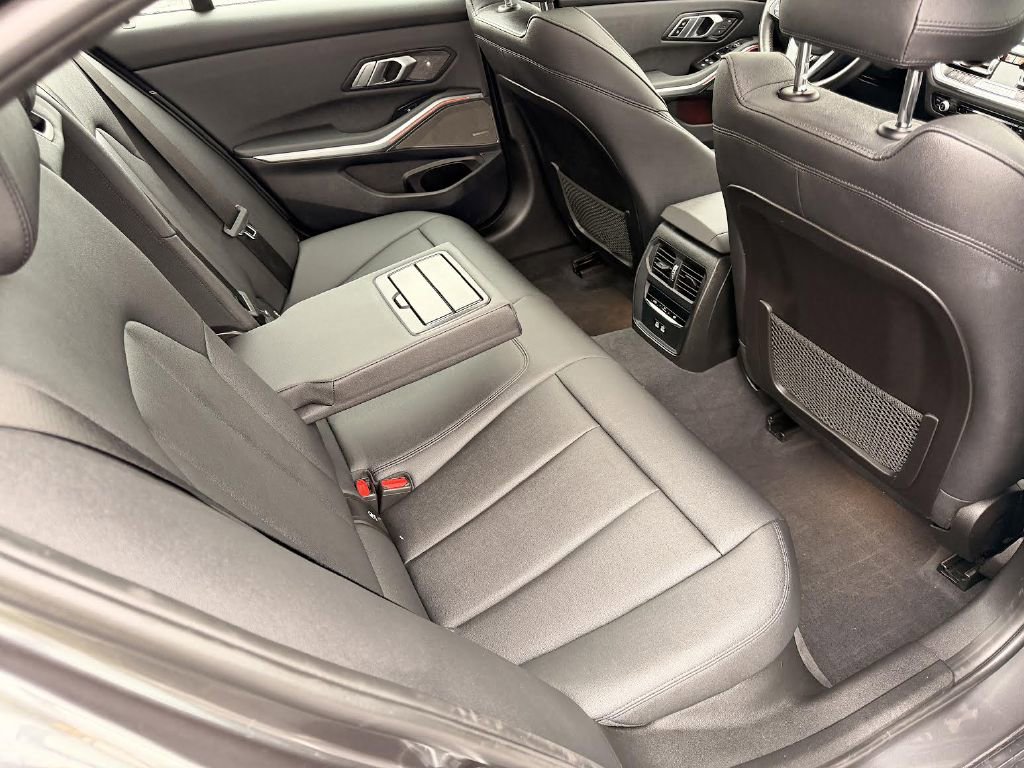 Used 2021 BMW 330i xDrive Sedan w/ Premium Package image 29