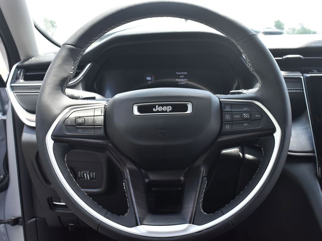 Used 2023 Jeep Grand Cherokee L Limited w/ Trailer Tow Group (B) image 39