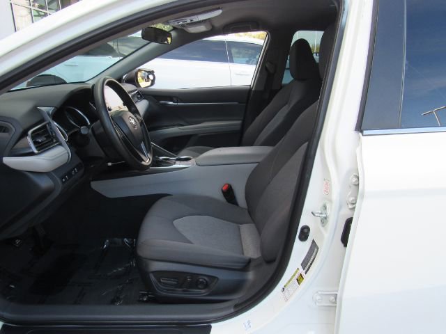 Used 2022 Toyota Camry LE image 15