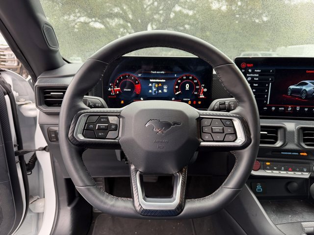 Used 2024 Ford Mustang EcoBoost image 8