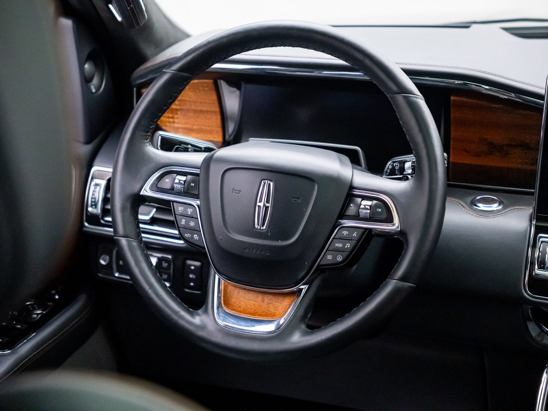 Used 2022 Lincoln Navigator Black Label AWD/4WD image 10