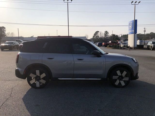 Used 2025 MINI Cooper Countryman S w/ Comfort Package Max image 9