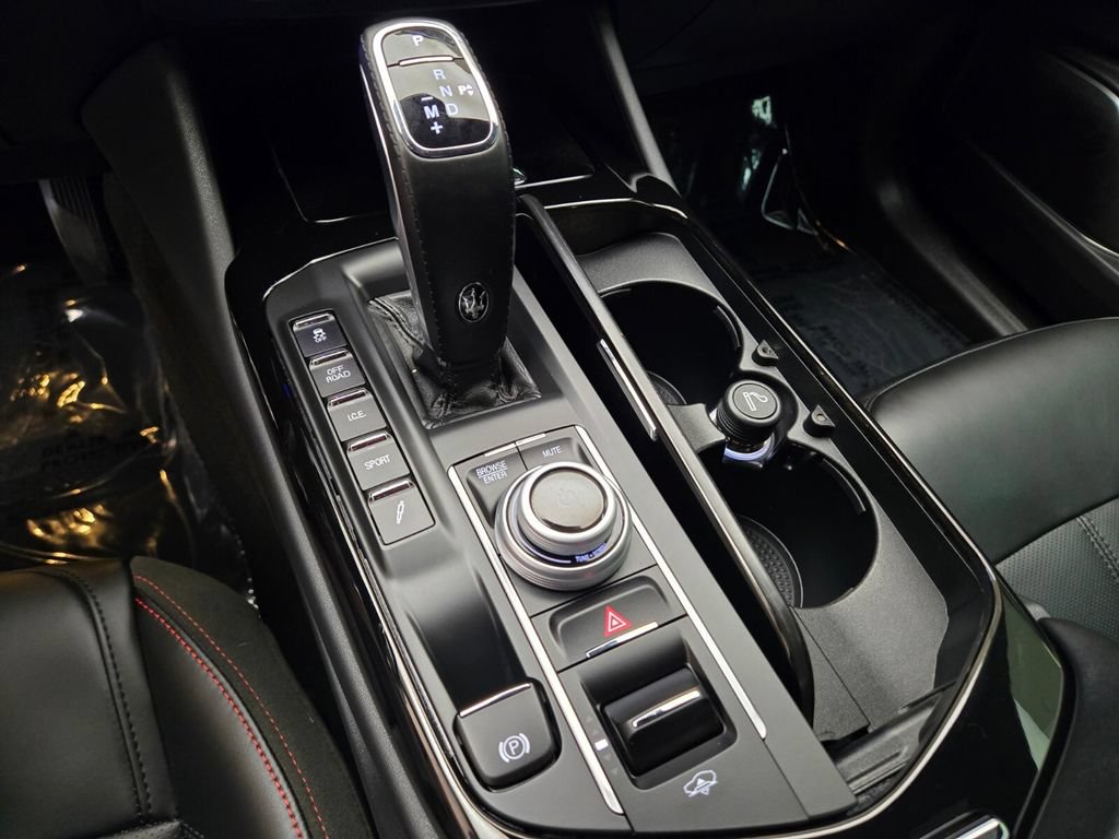 Certified 2024 Maserati Levante GT Ultima AWD/4WD image 39