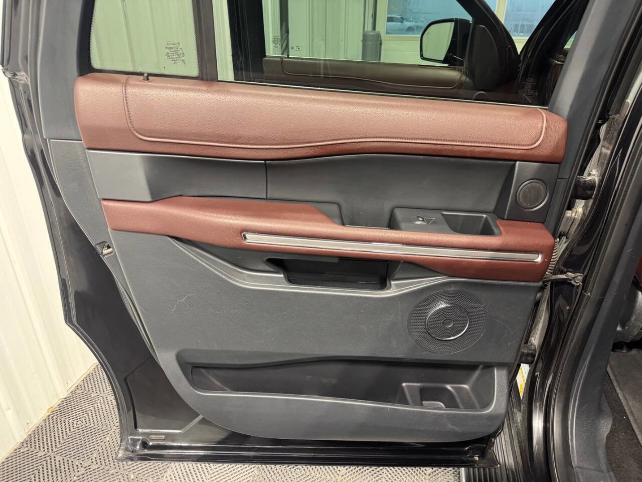 Used 2022 Ford Expedition Max Limited AWD/4WD image 15