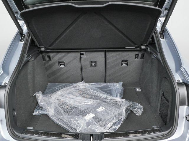 Certified 2026 Porsche Macan AWD/4WD image 30