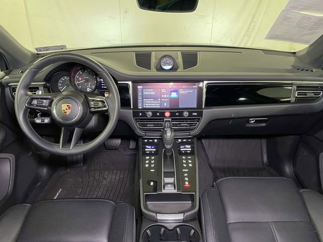 Certified 2025 Porsche Macan image 25