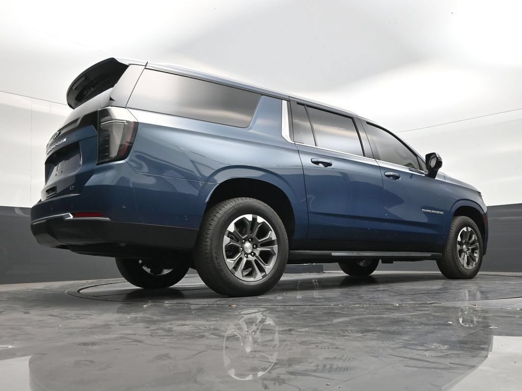 Used 2025 Chevrolet Suburban LT w/ Comfort Package RWD image 24