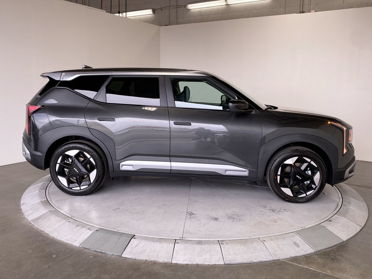 New 2027 Kia Seltos S FWD image 6