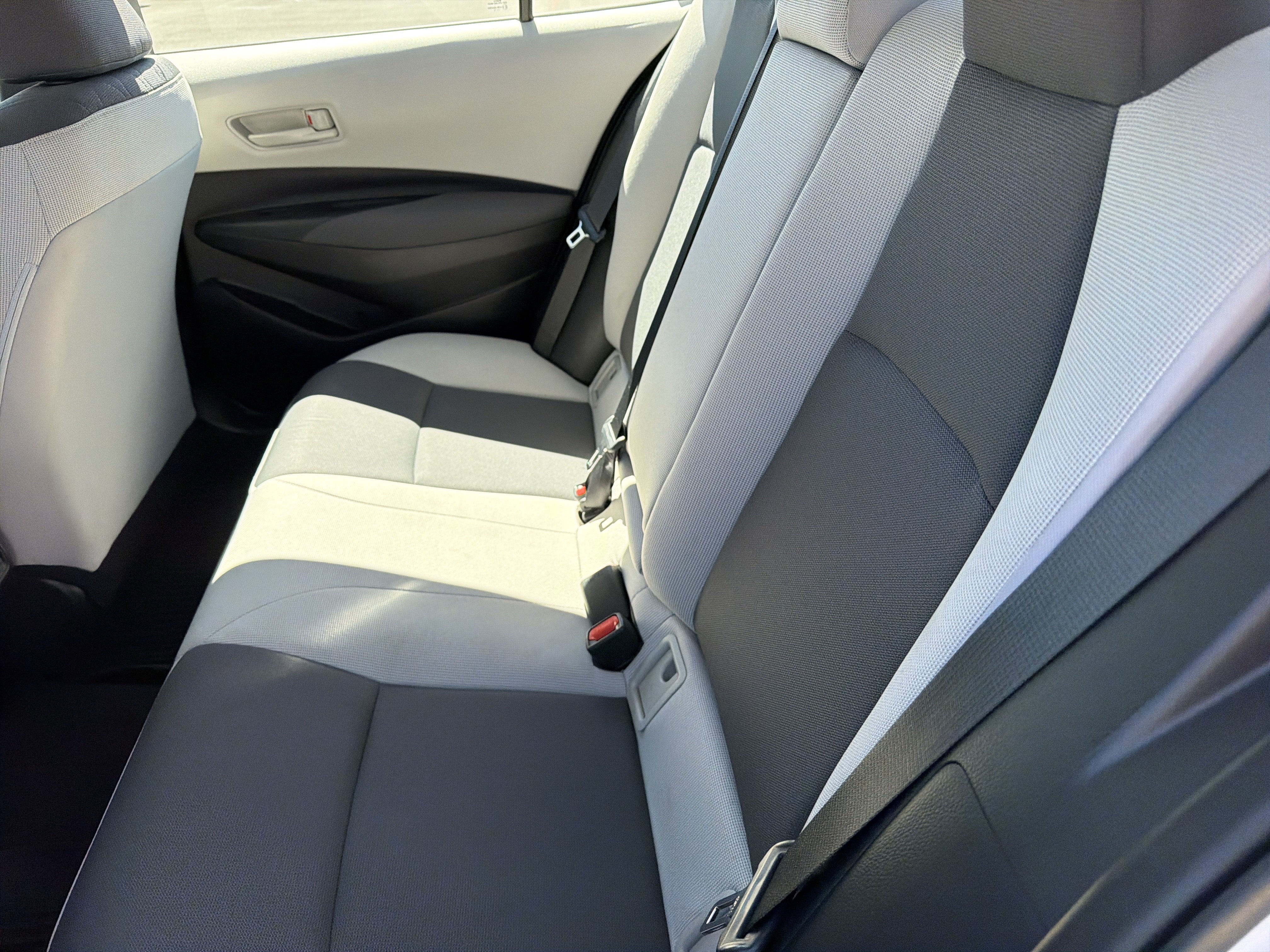 Used 2025 Toyota Corolla LE FWD image 13
