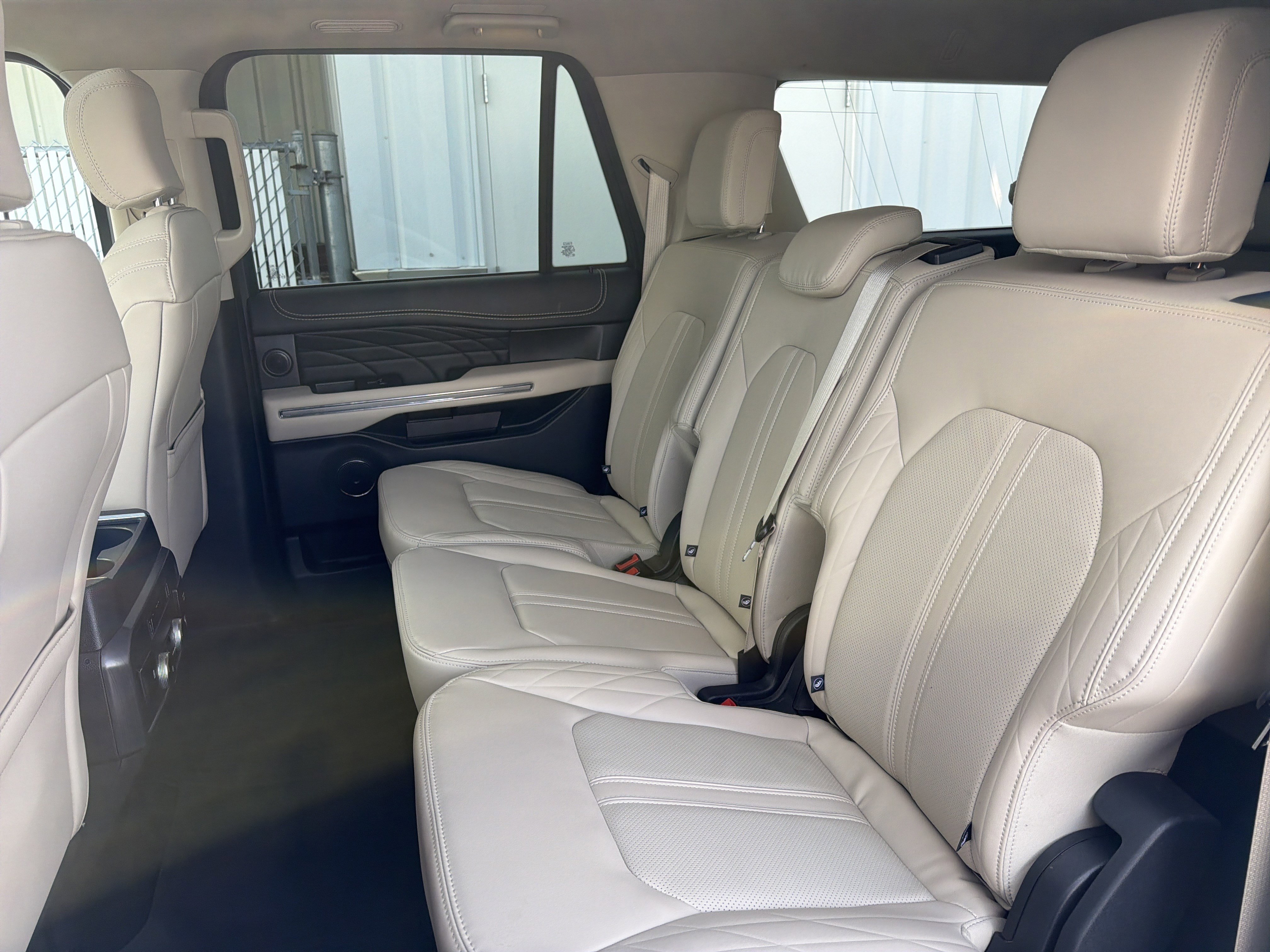 Certified 2024 Ford Expedition Max Platinum AWD/4WD image 32