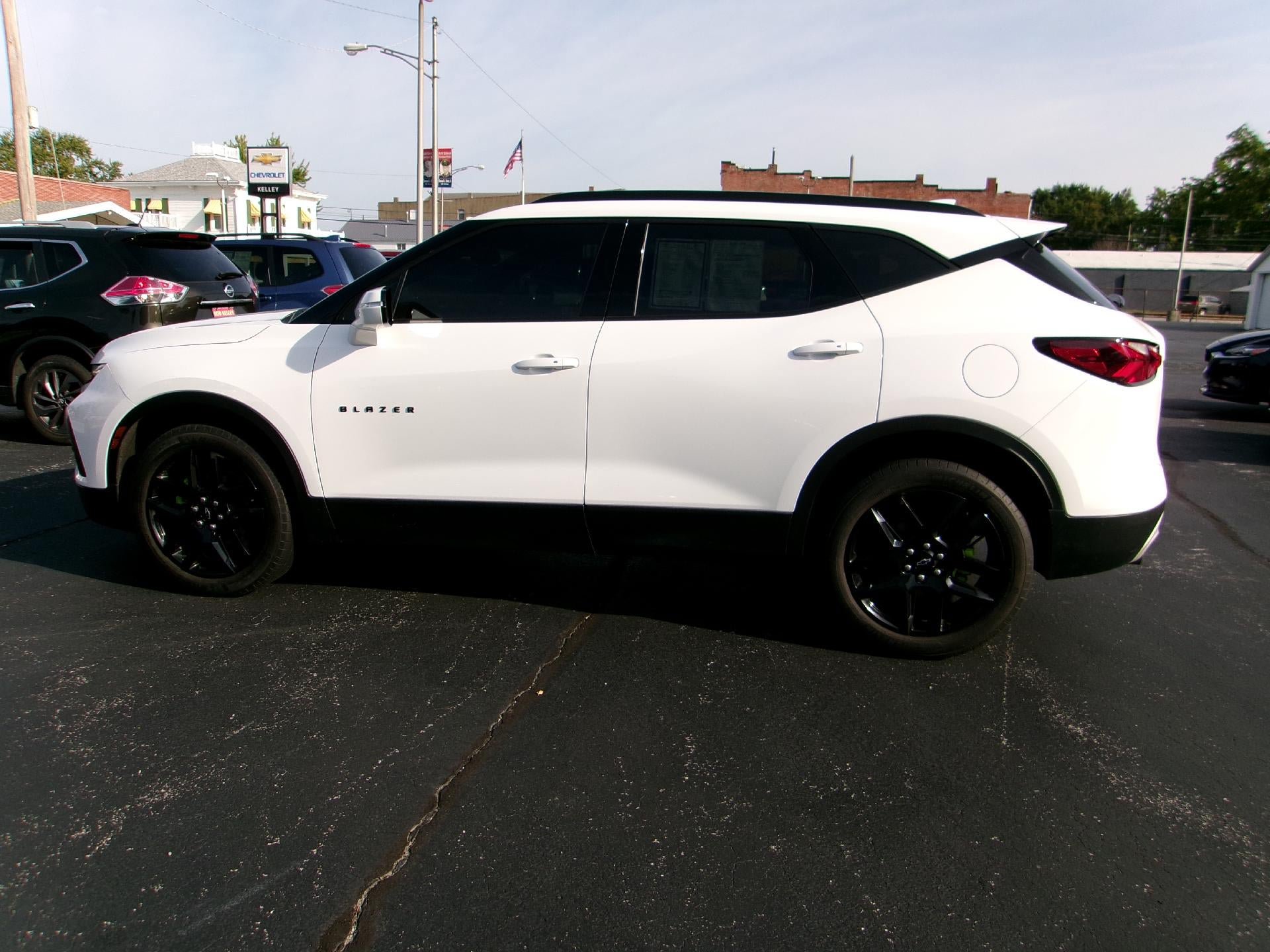 Used 2021 Chevrolet Blazer LT FWD image 2