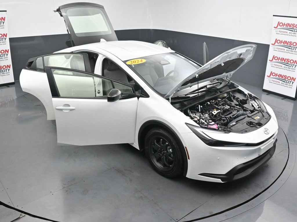Used 2024 Toyota Prius LE FWD image 37