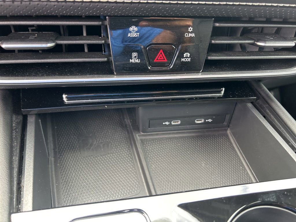 Used 2024 Volkswagen Atlas SE image 42