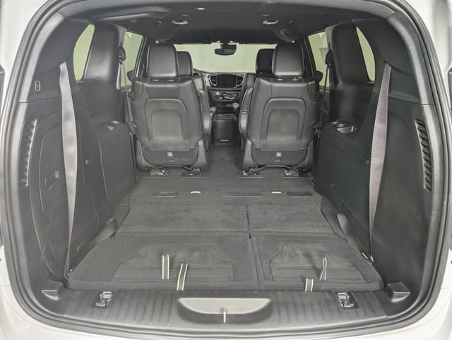 Used 2024 Chrysler Pacifica Limited FWD image 24