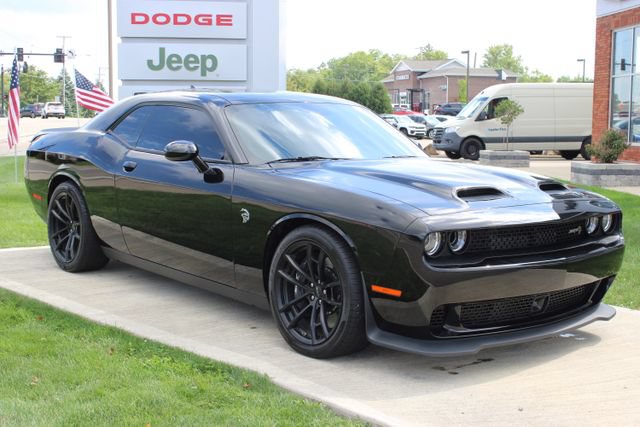 Used 2023 Dodge Challenger SRT Hellcat w/ Driver Convenience Group RWD image 3