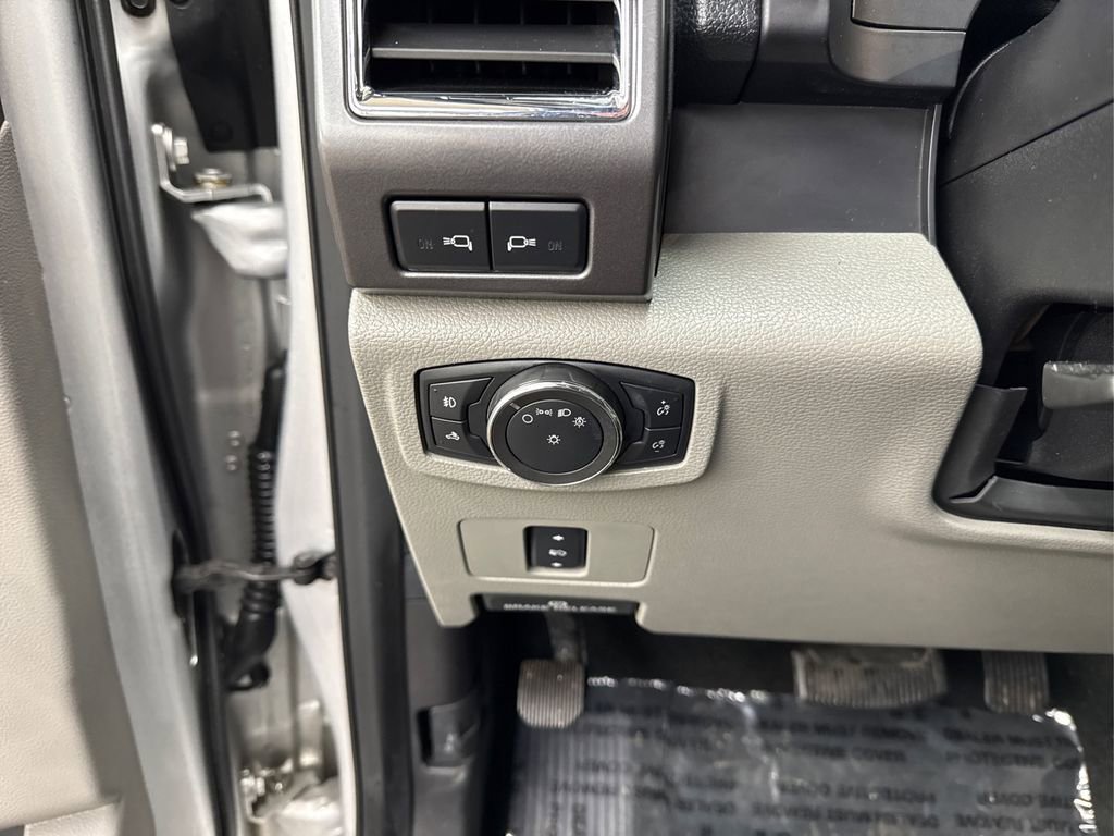 Used 2017 Ford F250 XLT w/ XLT Premium Package image 23