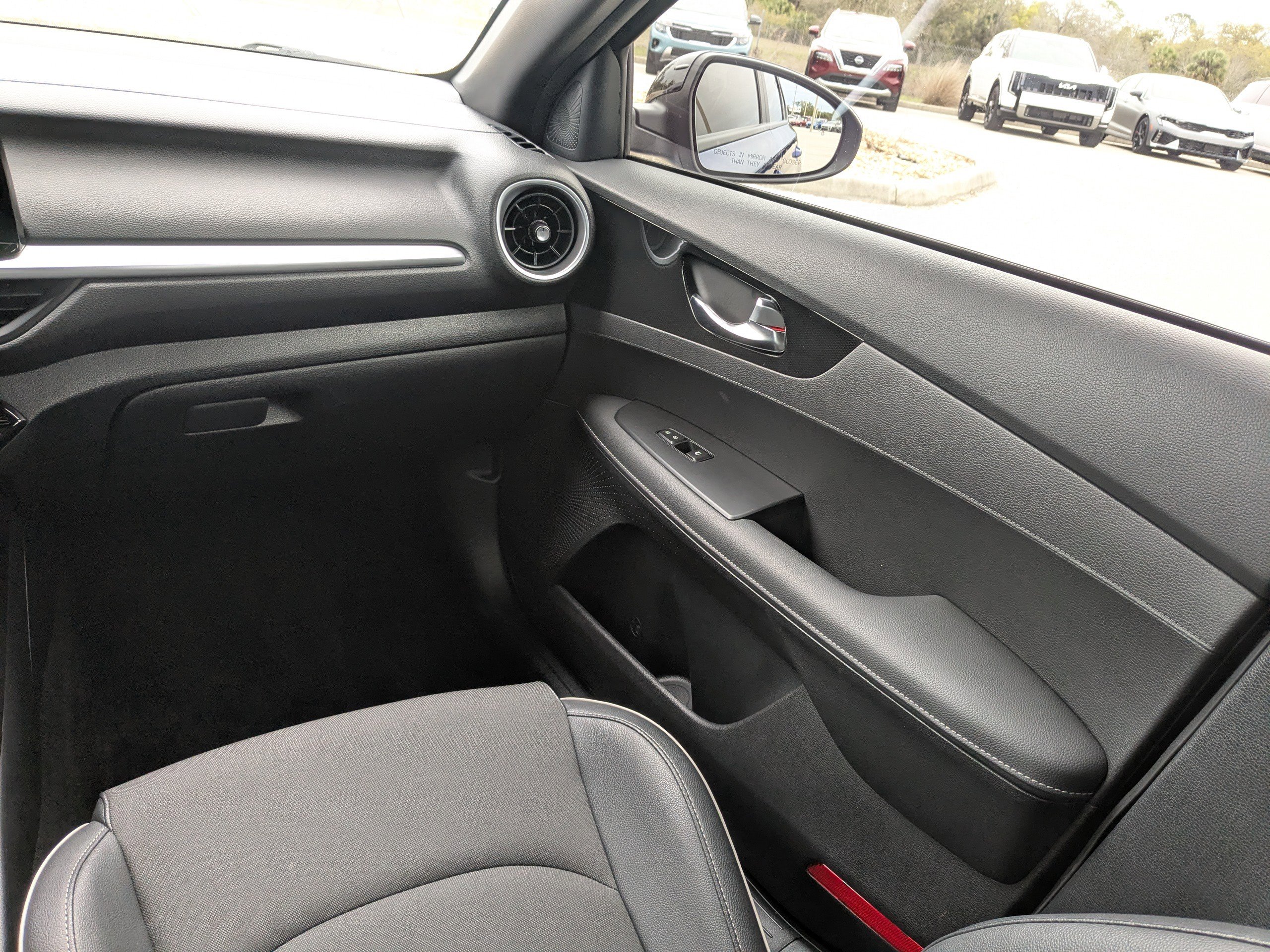 Used 2024 Kia Forte GT-Line w/ GT-Line Premium Package image 17