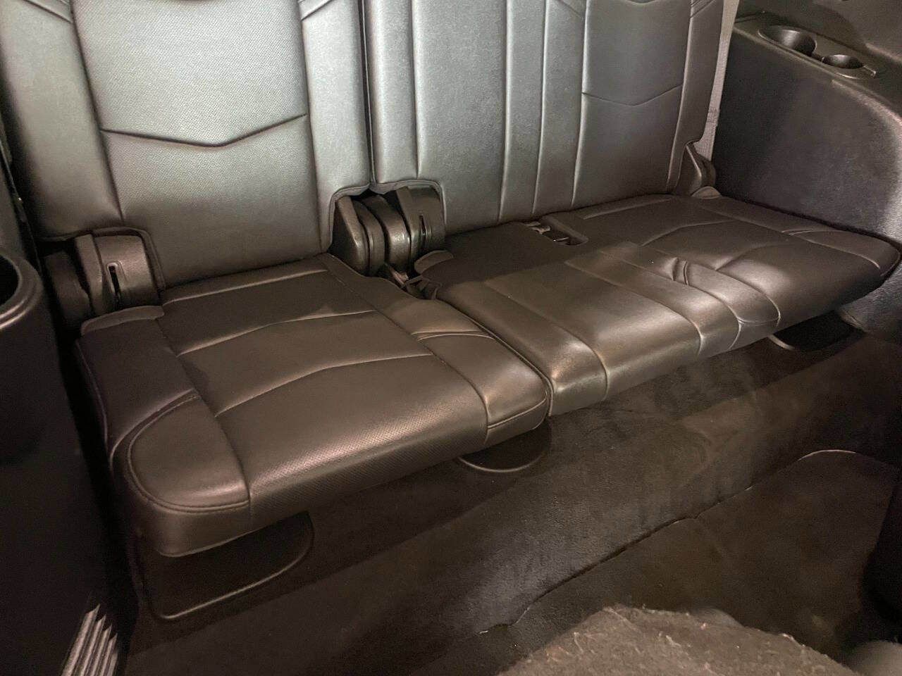 Used 2018 Cadillac Escalade ESV Luxury AWD/4WD image 28