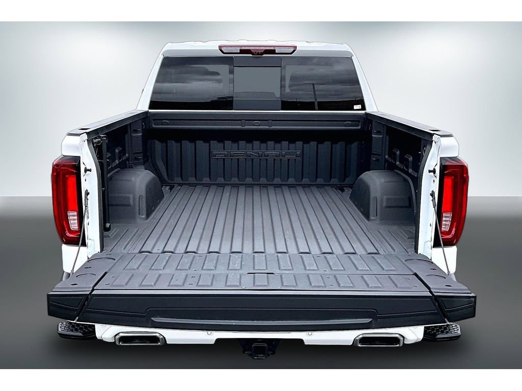 Used 2023 GMC Sierra 1500 Denali w/ Technology Package AWD/4WD image 7
