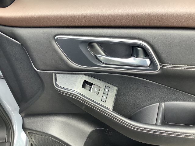 Used 2022 Nissan Rogue Platinum w/ Head-Up Display Package FWD image 39