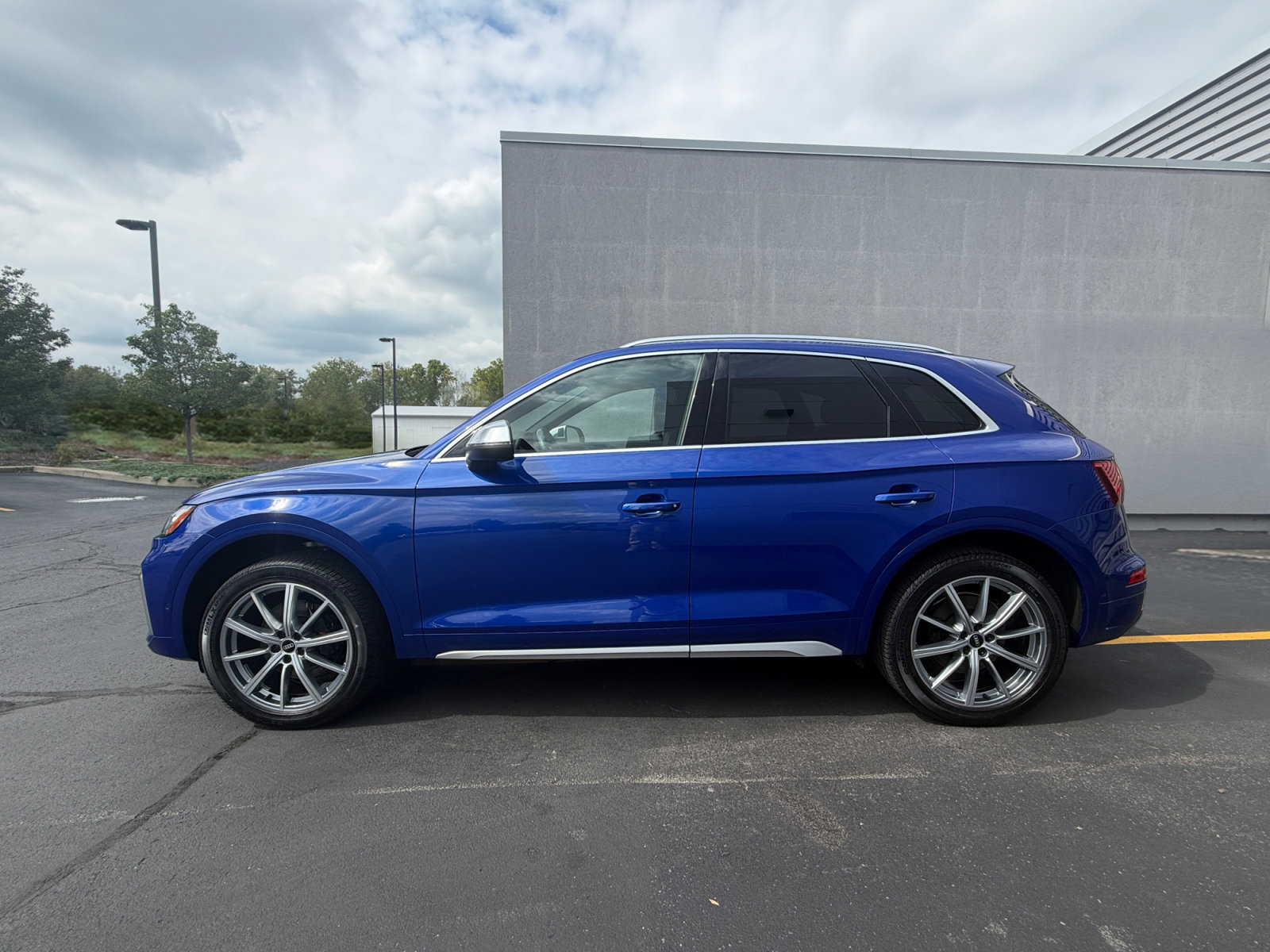 Used 2021 Audi SQ5 Prestige AWD/4WD image 2